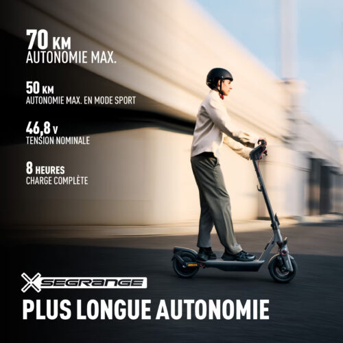 Utilisateur en mouvement sur une trottinette Segway Ninebot F3 affichant 70 km d’autonomie et 50 km en mode sport