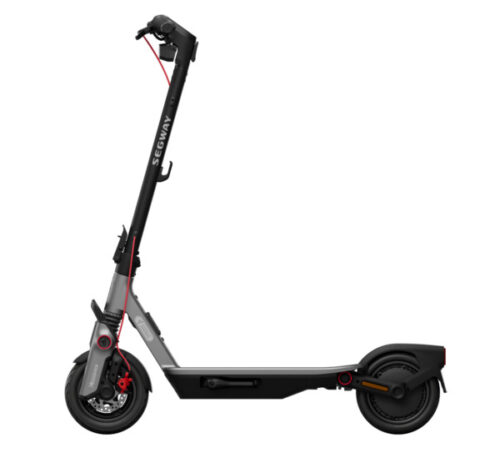 Vue latérale de la Segway Ninebot F3, trottinette électrique urbaine robuste et élégante
