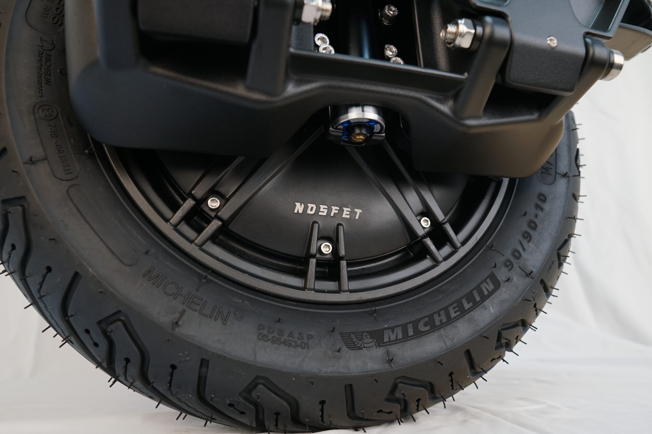 NOSFET AERO ⏐ PNEU MICHELIN CITY GRIP SAVER 90/90-10 54S 8 NOSFET AERO ⏐ PNEU MICHELIN CITY GRIP SAVER 90/90-10 54S – Image 8