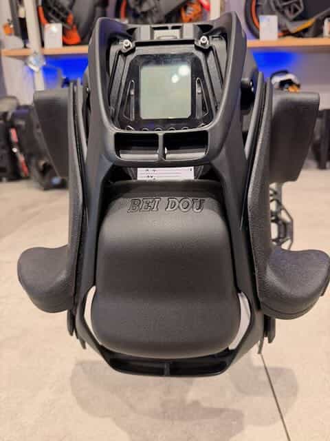 Selle pour Nosfet XENO – Confort et ergonomie sans sacrifier la praticité 1 Selle pour Nosfet XENO – Confort et ergonomie sans sacrifier la praticité