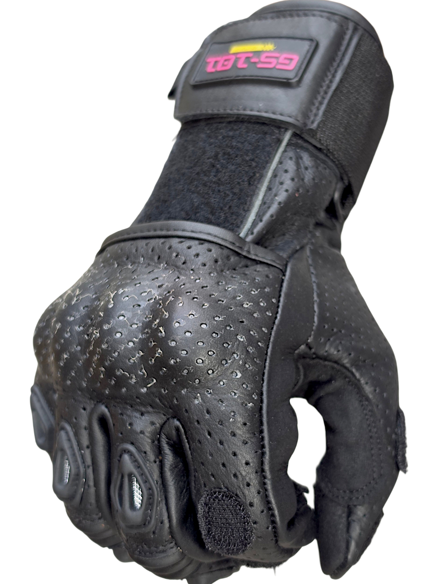 Gants en cuir pour Gyroroue⎮GS-101 5 Vue rapprochée des coques de protection sur les doigts du gant GS-101 Paris