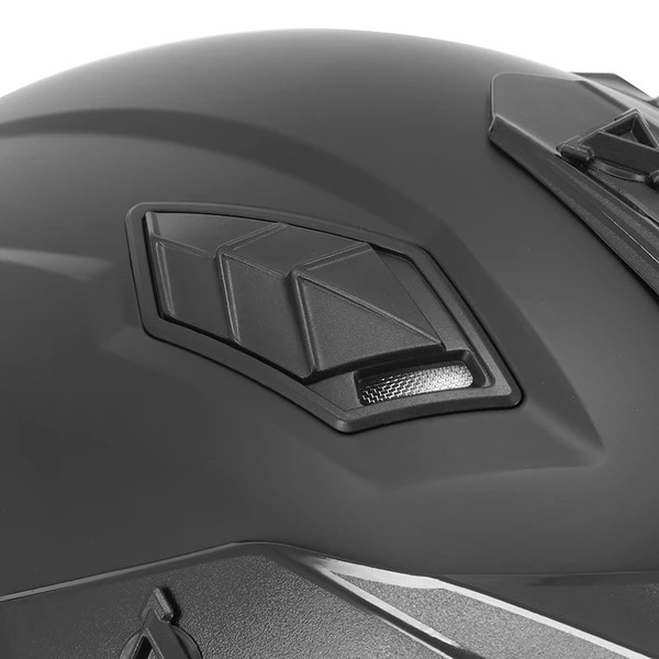 CASQUE ADX AT700 NOIR MAT 10 Détail d'une aération supérieure du casque ADX AT700