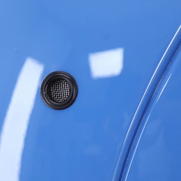 CASQUE REVOE KARM 13 Détail d'une aération sur la coque du casque Revoe Karm bleu