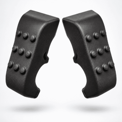 Paire de protections de pédales noires pour gyroroue, vue produit sur fond blanc